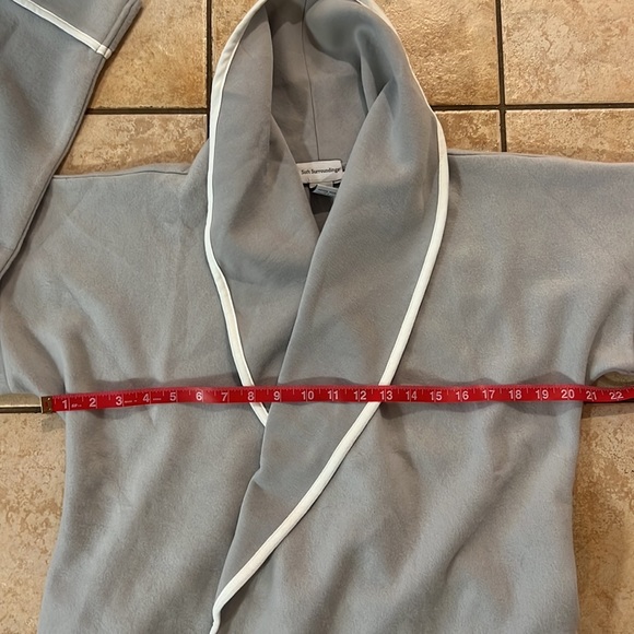 NWOT Soft Surroundings Gray Beyond Soft Robe with white trim, Sz TXL - Picture 12 of 13